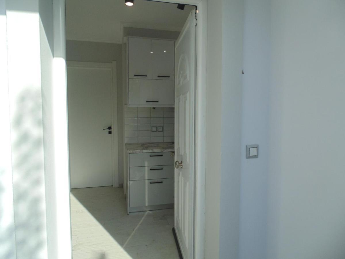 White Rose Apartment Potamos  Ngoại thất bức ảnh