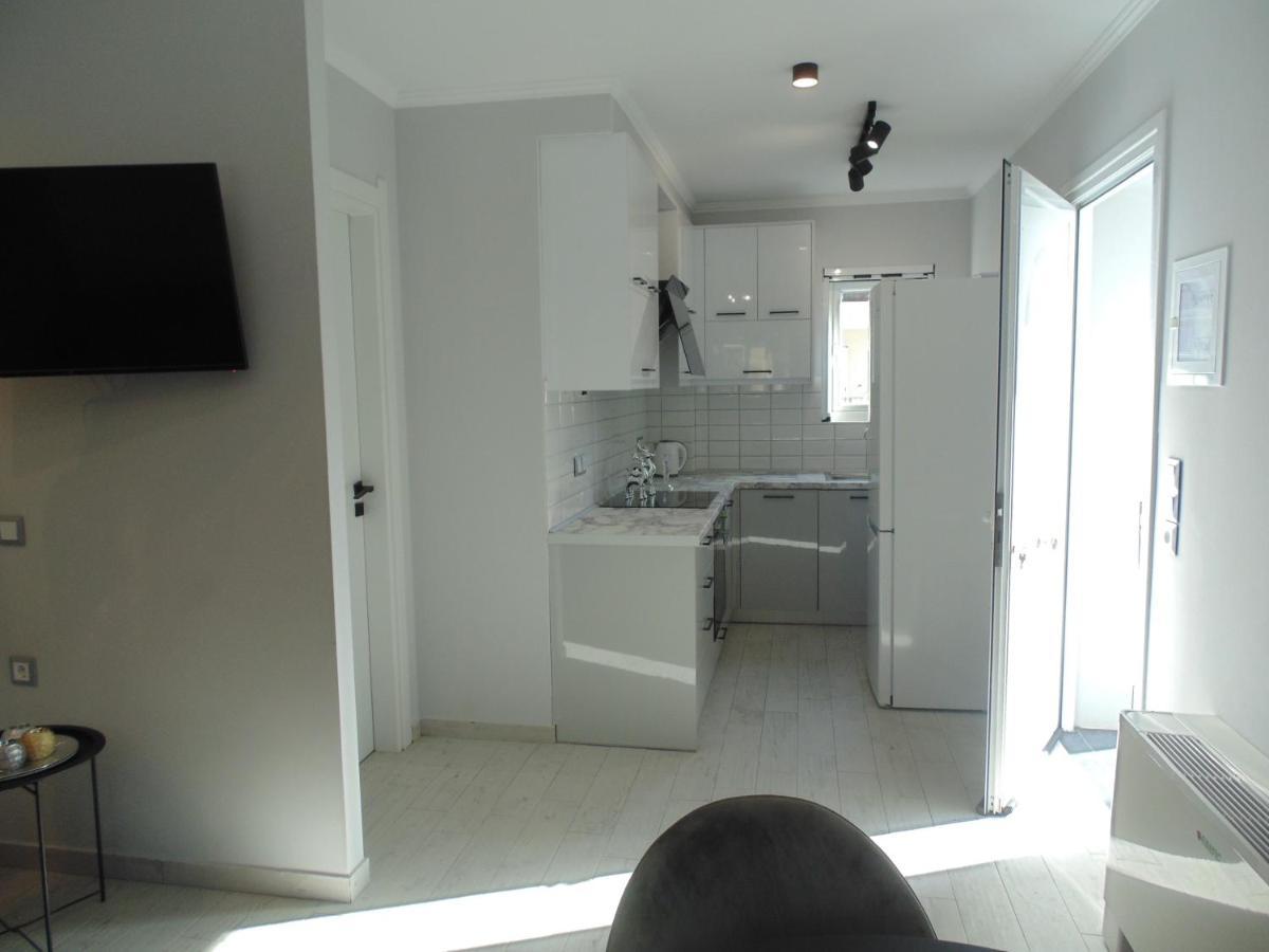 White Rose Apartment Potamos  Ngoại thất bức ảnh