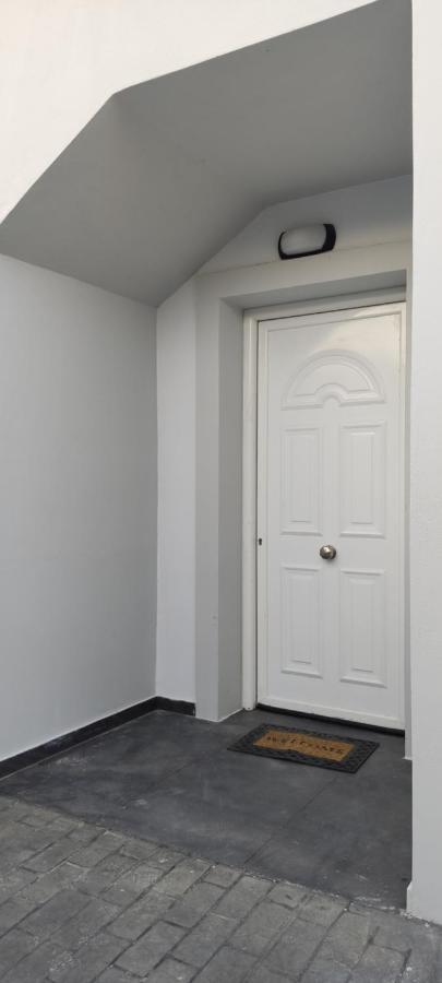 White Rose Apartment Potamos  Ngoại thất bức ảnh